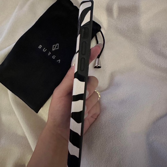 BURGA Magsafe Case - Picture 2 of 4